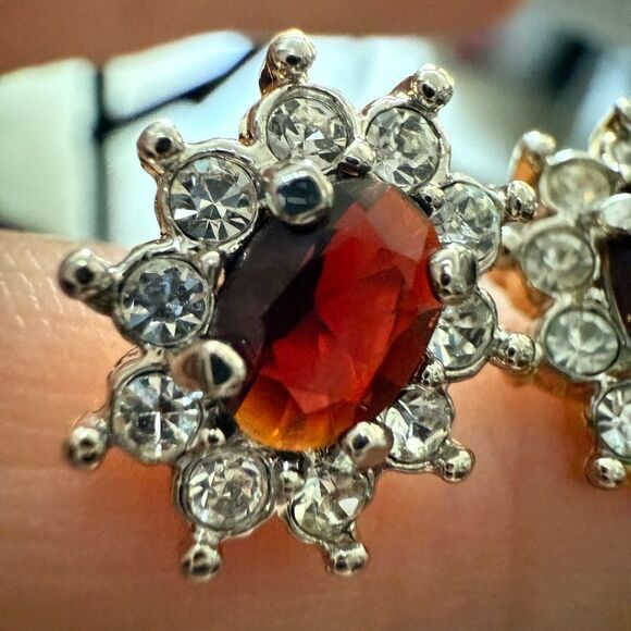 Vintage Red & Clear Rhinestone Cluster Earrings – Gold Tone Backing - Picture 16 of 17